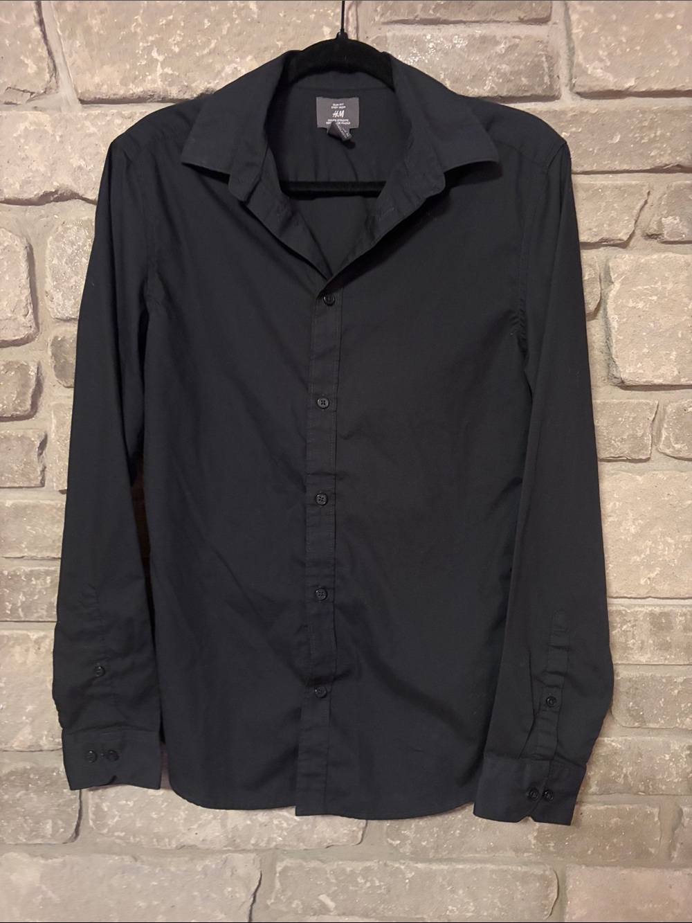 H&M Men’s Black Slim Fit Long-Sleeve Button Down Shirt